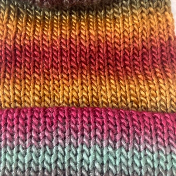 Vibrant shades of orange,red,green hat.Reversible removable pompom.unisex soft - Picture 2 of 4